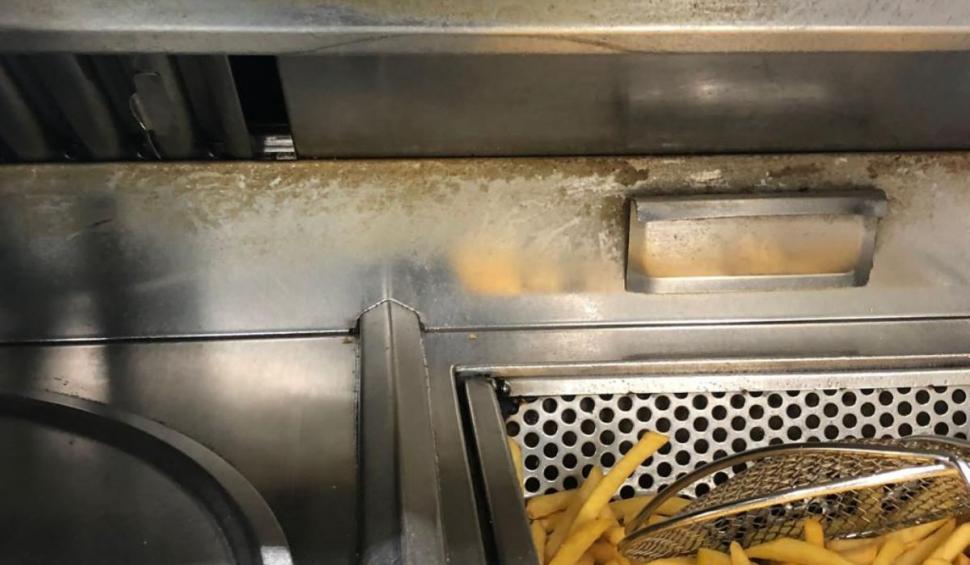 Restaurante dintr-un important mall din Capitală, închise temporar. Ce au găsit inspectorii ANPC în timpul controlului 749874