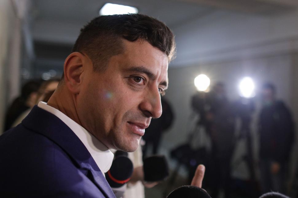 Un nou scandal în care este implicat liderul AUR, George Simion: "Ia-ţi maimuţa de aici!" 750005