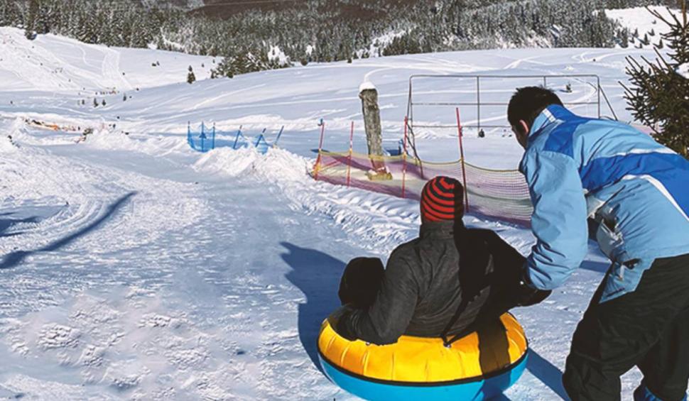 O stațiune montană din România a reintrat în circuitul turistic după 25 de ani. Unde și cum se pot distra turiștii iarna aceasta 750065
