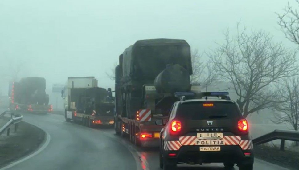 Convoaiele americane cu tehnică militară traversează România. Zece autocare cu soldați au ajuns în țară