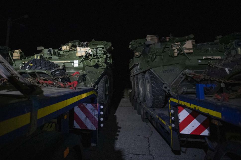 Convoaiele americane cu tehnică militară traversează România. Zece autocare cu soldați au ajuns în țară 750214