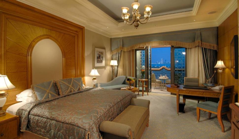 Românul care se căsătorește cu fosta iubită a lui Mazăre într-un palat din Dubai. Oameni din servicii, invitați la eveniment 750312