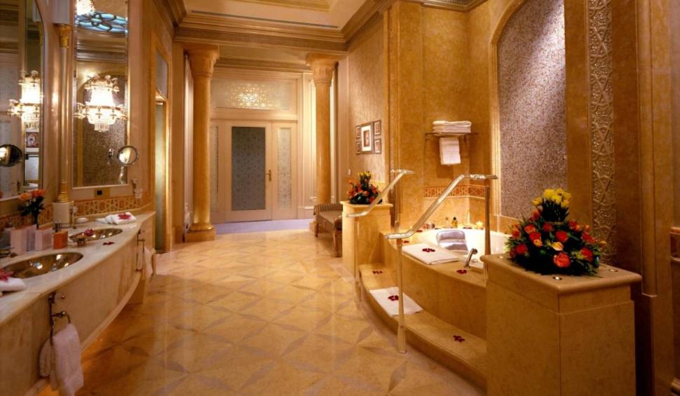 Românul care se căsătorește cu fosta iubită a lui Mazăre într-un palat din Dubai. Oameni din servicii, invitați la eveniment 750313