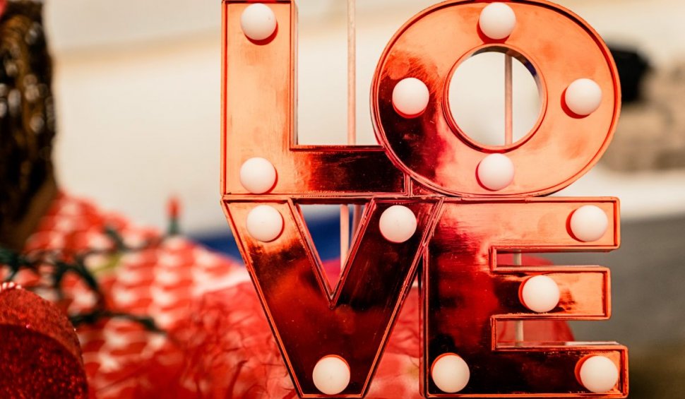 Mesaje de Valentine's Day. Cele mai frumoase mesaje, SMS-uri, urări romantice şi citate celebre de Ziua Îndrăgostiților