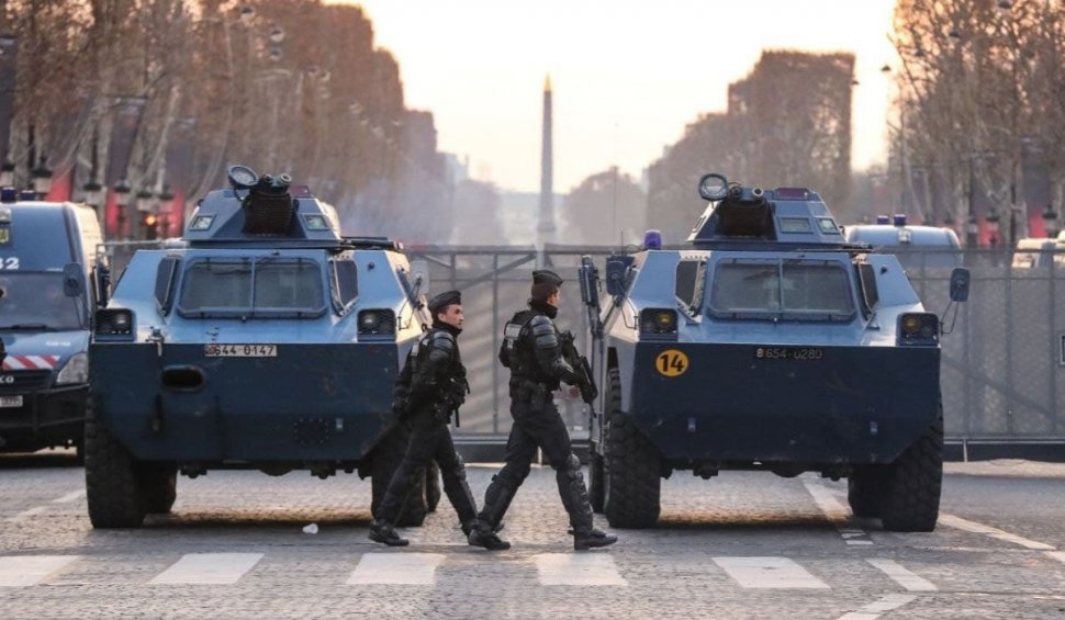 Proteste de amploare la Paris. Gaze lacrimogene și trafic blocat