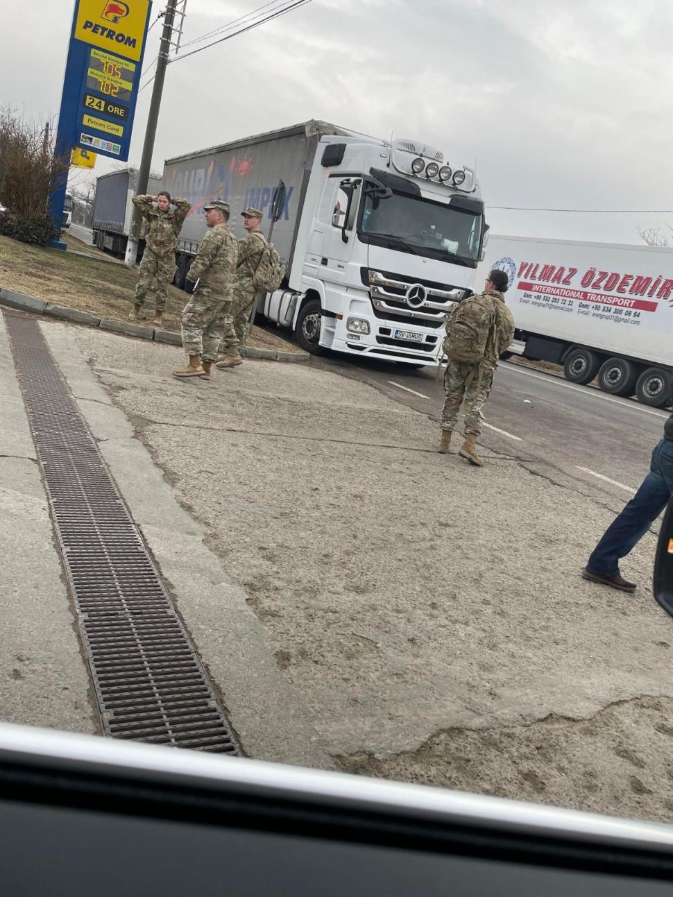 Militari americani, misiune la granița României cu Ucraina. Un elicopter Black Hawk a preluat mai mulți soldați, lângă Siret 751267