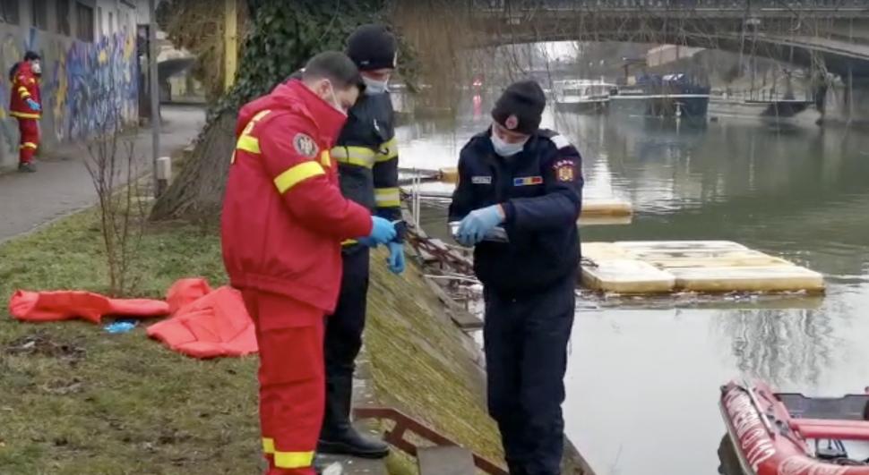 Cadavrul unui bărbat a fost găsit plutind pe râul Bega, în Timișoara 751356