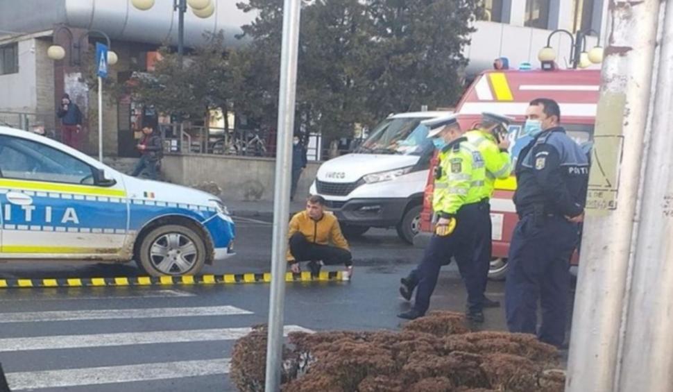 Un copil a fost lovit de o maşină de Poliţie pe trecerea de pietoni, în zona Gării din Bacău 751448