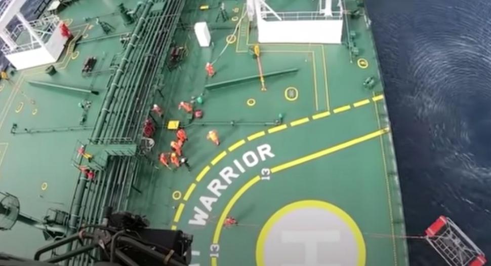 Felicity Ace, o navă cât două stadioane, plină cu mașini de lux, arde în derivă în Oceanul Atlantic I Imagini dramatice cu operațiunea de salvare a echipajului 751559