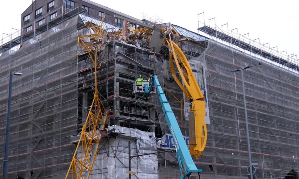 Cicloanele Zeynep și Eunice au devastat Europa și Marea Britanie. Cel puțin 14 oameni au murit. Meteorlogii avertizează: "Nu s-a terminat!" 751823