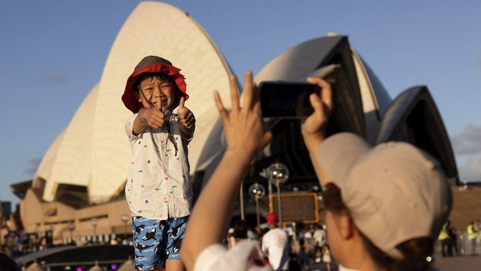 Australia își deschide granițele pentru turiști după aproape doi ani