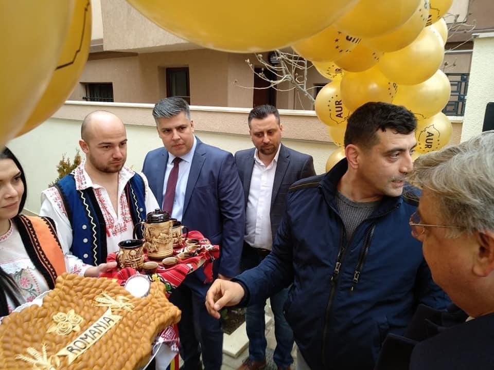 ÎPS Teodosie a sfințit sediul AUR și l-a binecuvântat pe George Simion, la Constanţa 751934