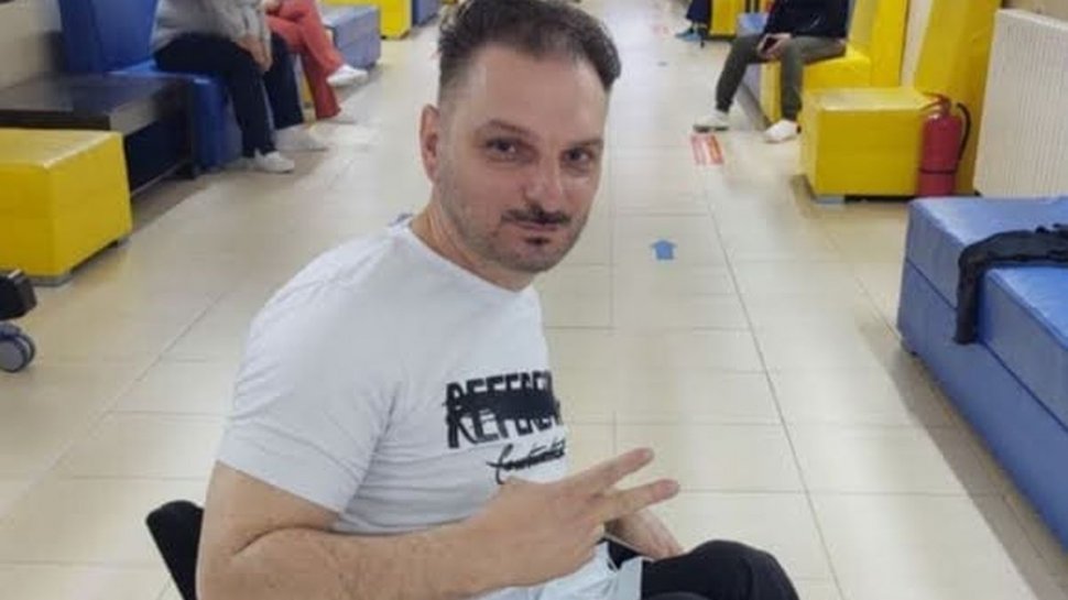 Robert, un tânăr paralizat după vaccinul anti-poliomielită, îi încurajează pe români să se vaccineze: ”Daca voi muri mâine, nu-mi pare rău!”