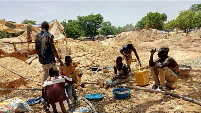 Cel puțin 60 de persoane au murit într-o explozie la o mină de aur din Burkina Faso