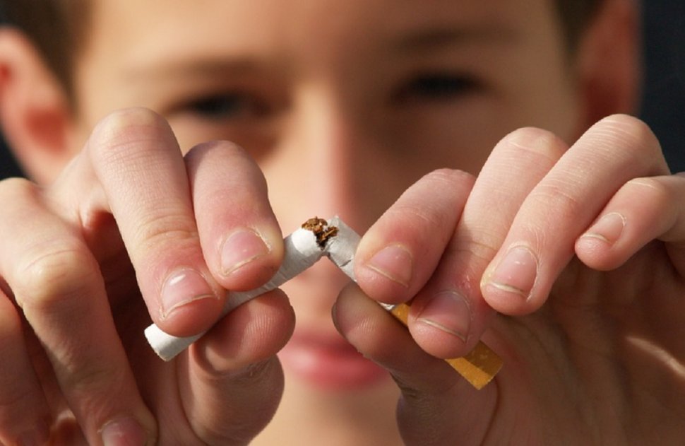 Magazinele care vând țigări minorilor vor fi amendate și închise