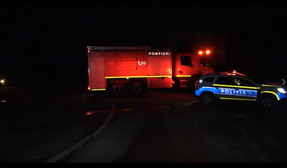 Un şofer s-a înfipt cu mașina în balustrada unui pod, după ce a derapat pe gheaţă la Lerești, în Argeș  752102