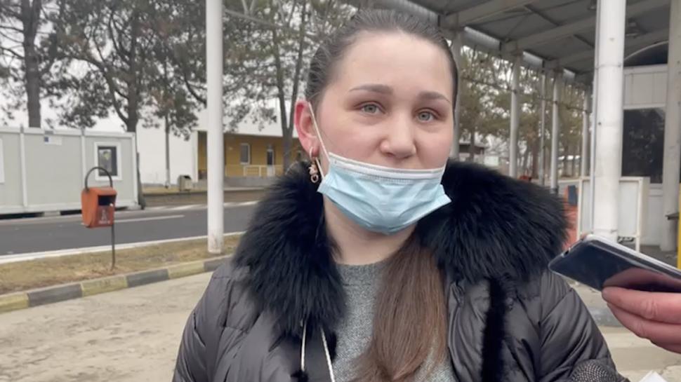 Mama care a trecut granița pe jos din Ucraina în România: ”Mi-am lăsat familia acolo. Nu mi-am luat nimic în afară de documente și copil” 752564