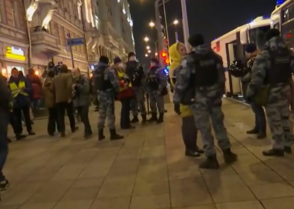 Val de proteste anti-Putin în Rusia. Sute de oameni au fost arestaţi