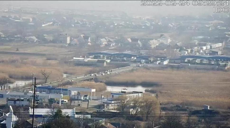 Mii de ucraineni fug în Moldova. Cozi uriaşe de maşini, la punctele de trecere a frontierei 752532