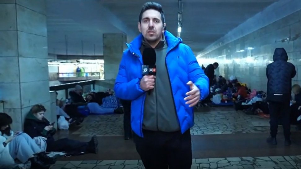 Echipa Antena 3, în adăposturile antibombardament de la Kiev. Imagini emoţionante cu oamenii care s-au refugiat la metrou