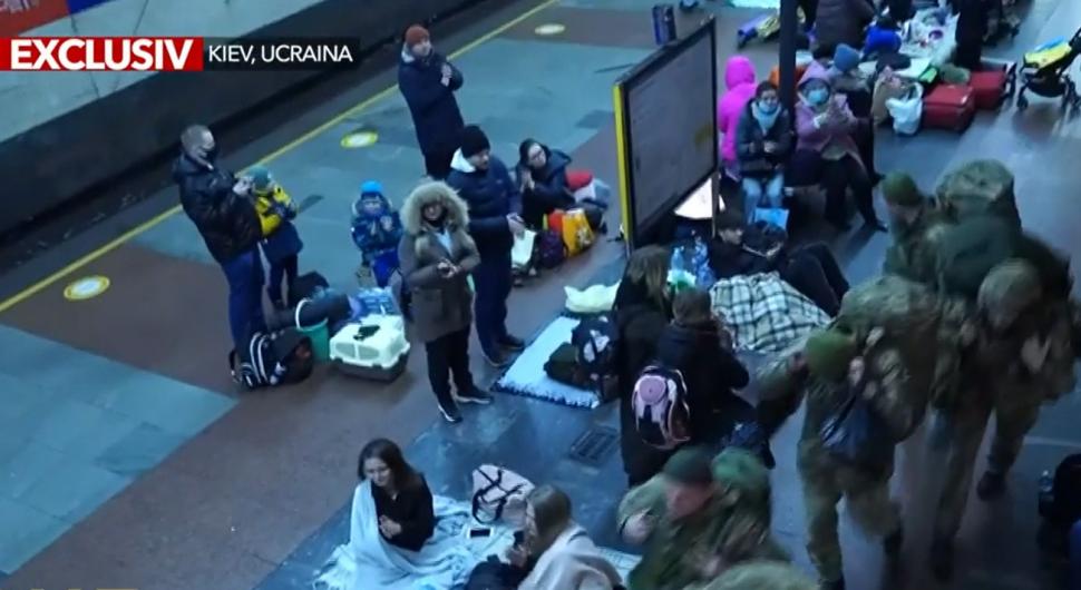 Echipa Antena 3, în adăposturile antibombardament de la Kiev. Imagini emoţionante cu oamenii care s-au refugiat la metrou 752892