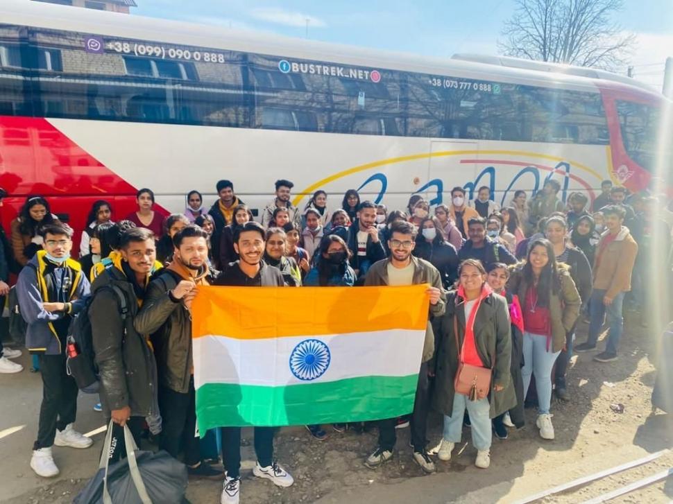 India își repatriază studenții din Ucraina prin România. Avioane charter Air India, sâmbătă dimineață pe aeroportul Otopeni