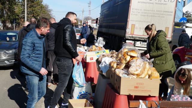 Vasile Bănescu, purtătorul de cuvânt al BOR, anunţă măsuri de ajutor pentru refugiaţi:  "Acum avem o probă fundamentală pentru dovedirea reală a gradului nostru de creștinare" 753051