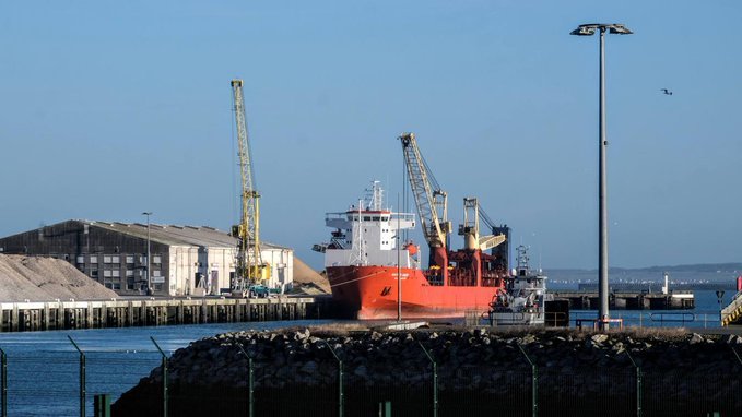 Franța a confiscat o navă de marfă rusească, pentru că ar fi încălcat sancțiunile