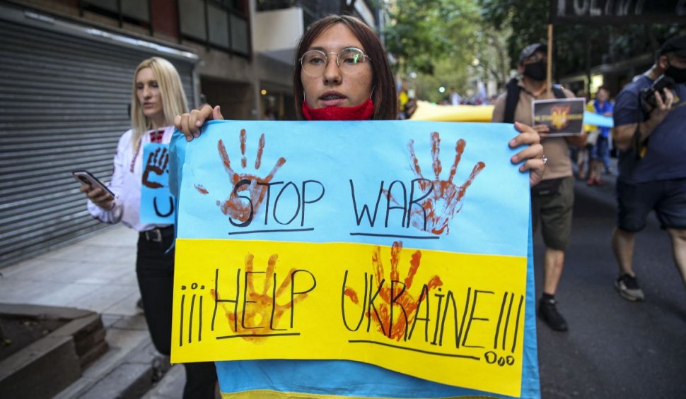 Oamenii din întreaga lume protestează pe străzi împotriva războiului din Ucraina: "Stop războiului! Stop Putin!"