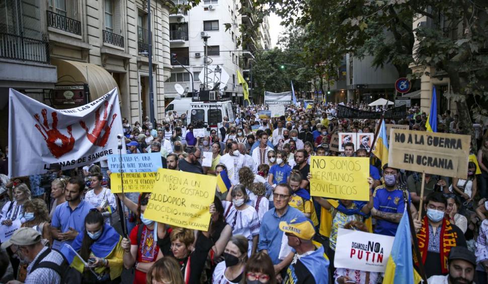 Oamenii din întreaga lume protestează pe străzi împotriva războiului din Ucraina: "Stop războiului! Stop Putin!" 753137