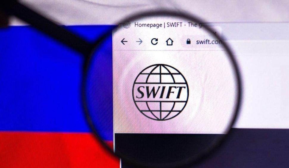 Comisia Europeană va propune excluderea unor bănci din Rusia din sistemul de tranzacţii SWIFT