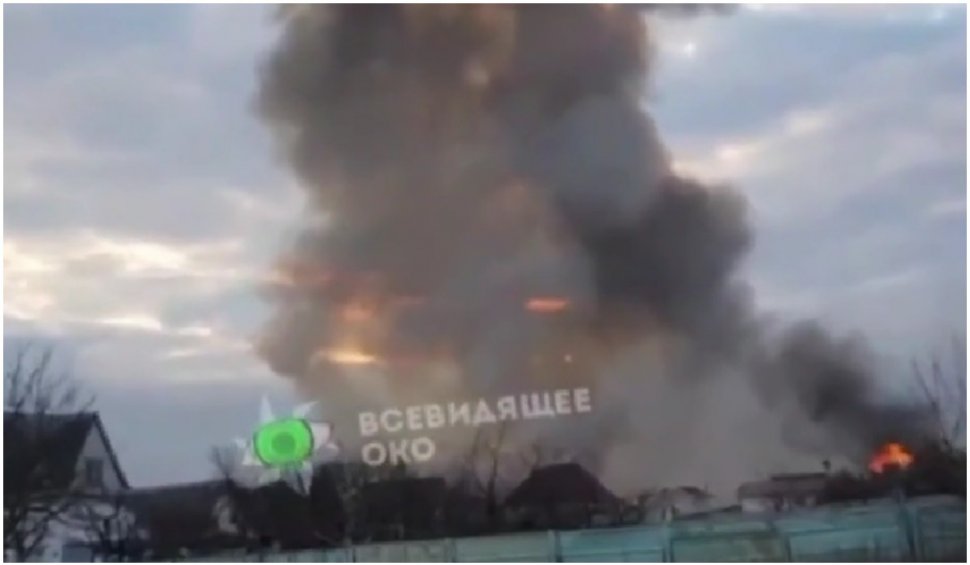 Lovitură aeriană asupra unui sat din Ucraina. Momentul în care o rachetă explodează în grădinile oamenilor 