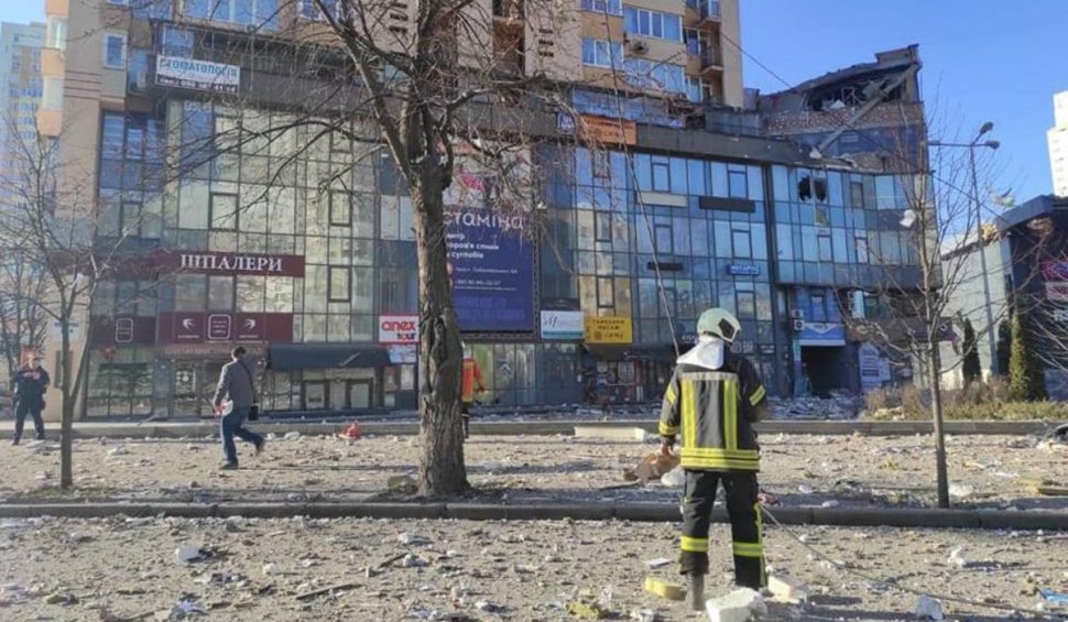 Român blocat în mijlocul războiului, în Kiev: "O bombă a căzut chiar lângă blocul meu"