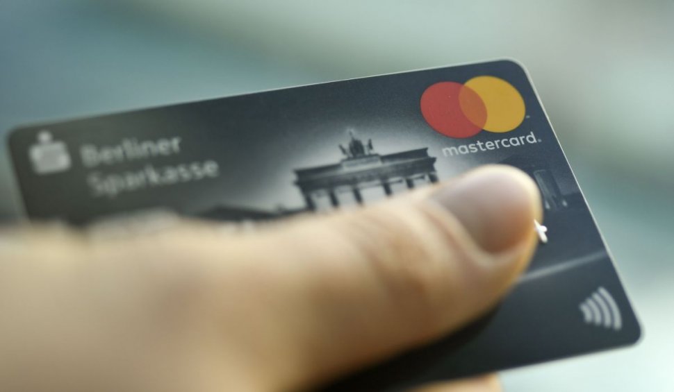 Mastercard a blocat plățile cu cardul pentru mai multe bănci din Rusia