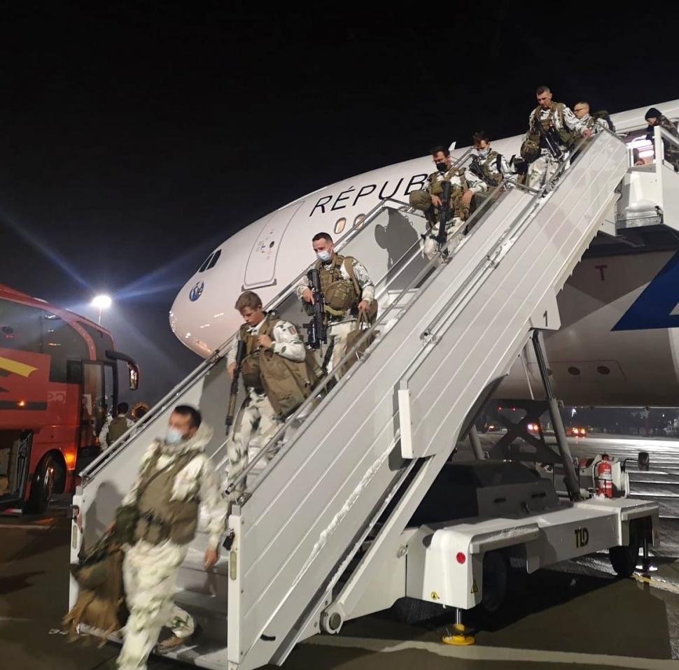 Peste 200 de militari francezi au ajuns în România. Ambasadoarea Laurence Auer: "Este o Forţă care va rămâne cu titlu permanent" 753771
