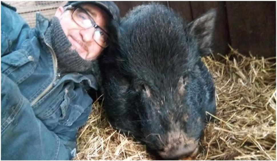 Eroul din Ucraina: Un bărbat refuză să-și părăsească cele 400 de animale de care are grijă: ”Mai bine mor decât să le las în urmă” 753827