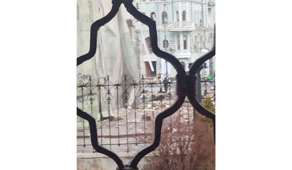 Catedrala Adormirea Maicii Domnului din Harkov a fost lovită de un obuz al ocupanţilor ruşi 754026