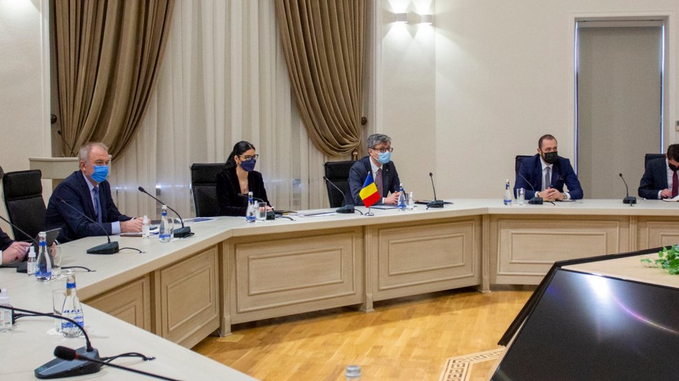 Virgil Popescu: "România este interesată să importe volume de gaze din Republica Azerbaidjan"