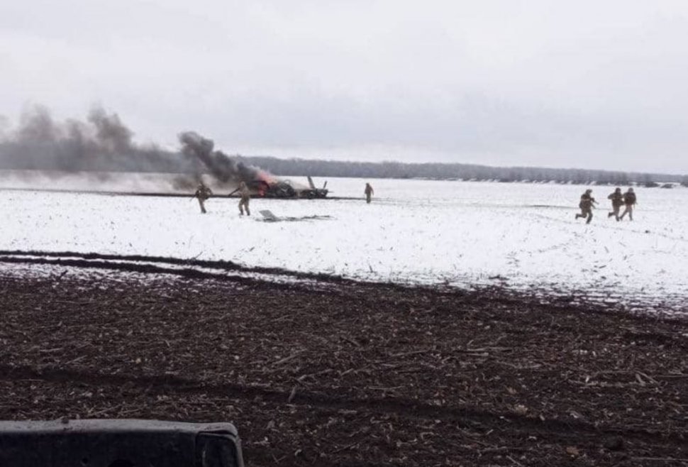După un avion militar doborât, a căzut și un elicopter în Ucraina