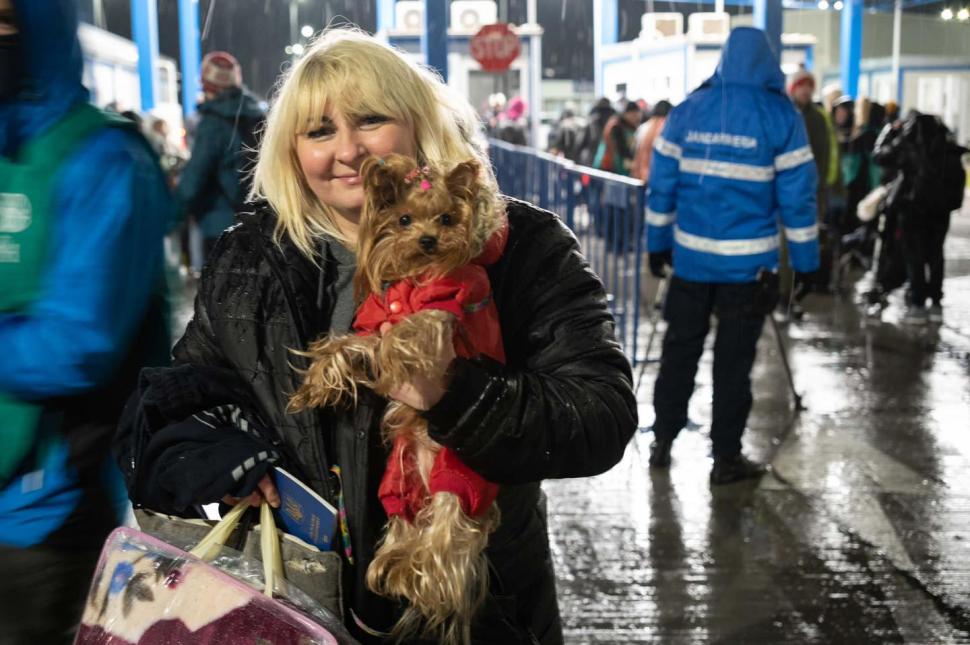 Gabriela Firea, printre refugiații ucraineni: ”Bebelușii în cărucioare și copiii erau uzi și înfrigurați” 754332