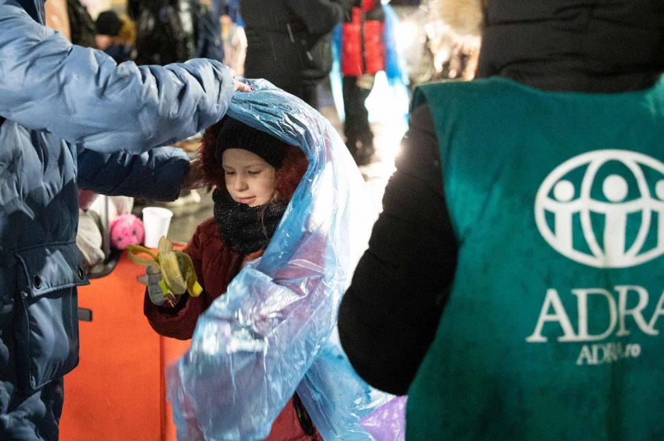 Gabriela Firea, printre refugiații ucraineni: ”Bebelușii în cărucioare și copiii erau uzi și înfrigurați” 754347