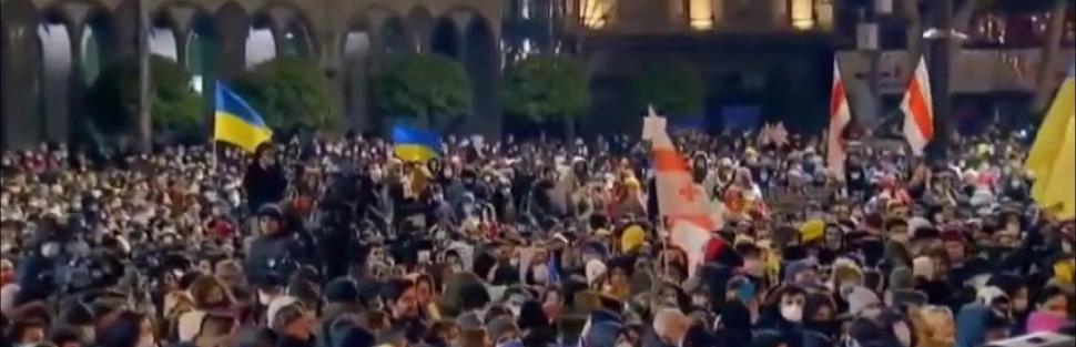 Volodimir Zelenski, discurs emoționant pentru cetățenii Europei. A fost ovaționat pe străzile din Praga şi Tbilisi 754546