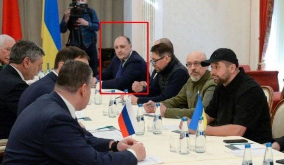 Un membru al delegaţiei ucrainene de negocieri, bănuit de trădare, ar fi fost ucis de SBU