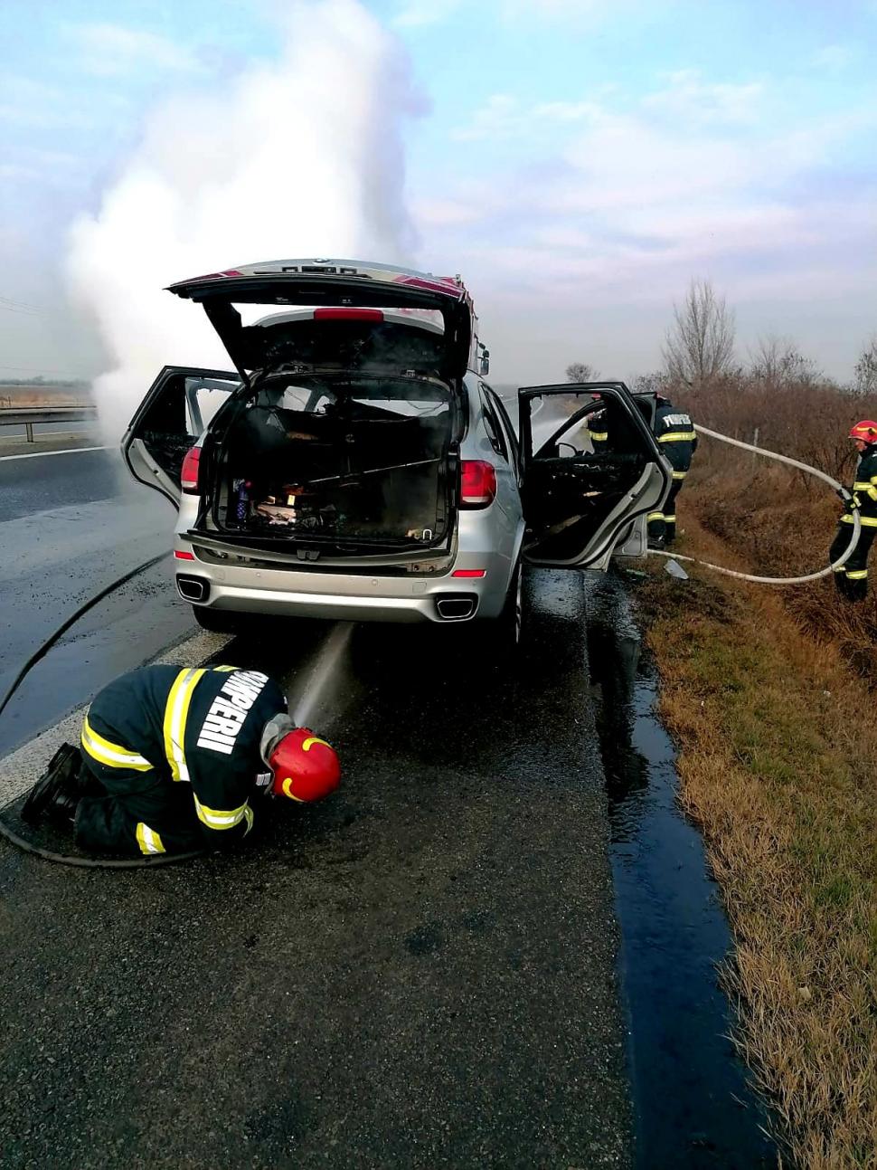 Trafic oprit pe Autostrada București-Pitești, după ce o mașină a luat foc 754571
