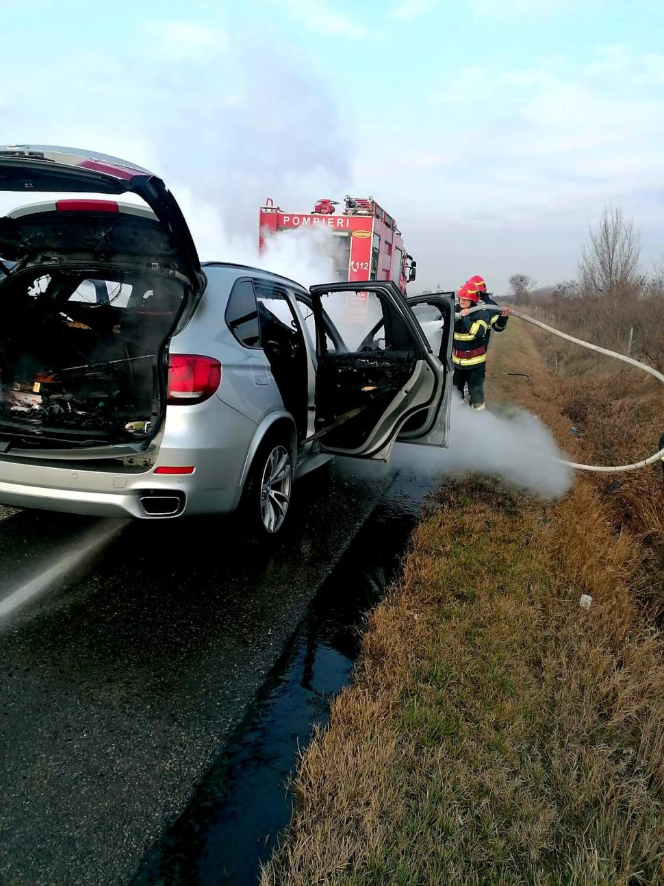Trafic oprit pe Autostrada București-Pitești, după ce o mașină a luat foc 754573