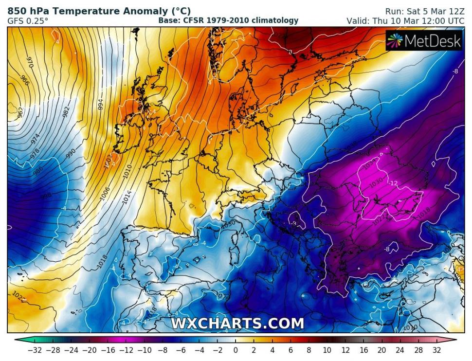 Un val de aer arctic loveşte România în următoarele zile, temperaturile pot ajunge la -15 grade Celsius 754670