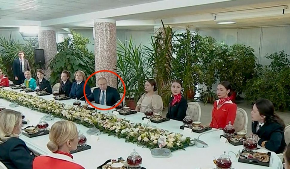 Vladimir Putin și-ar fi trucat prezența la o întâlnire oficială. Filmarea fabricată, dată de gol de un detaliu în aparență minor