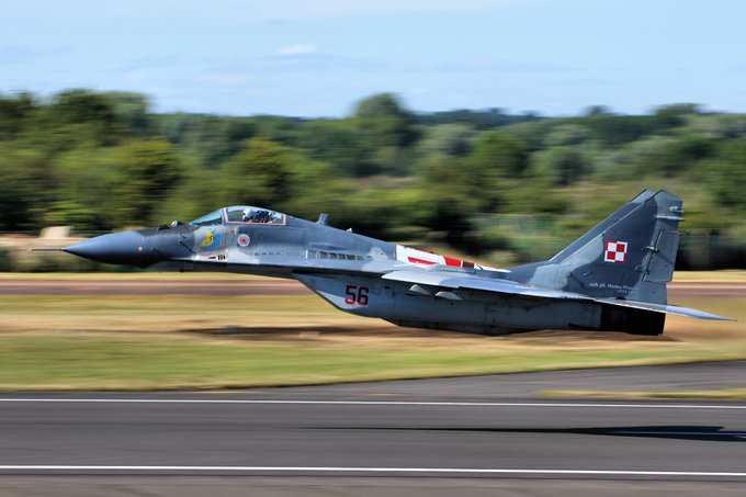 Polonia ar putea fi ținta lui Putin, dacă trimite avioane militare în Ucraina. Avertismentul Marii Britanii