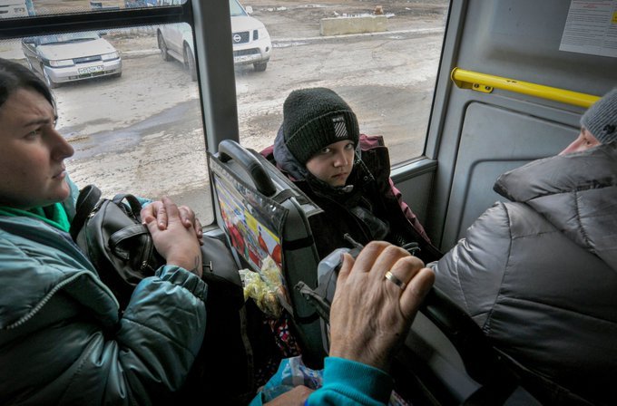 Ucraina și Rusia, acord cu privire la un coridor de evacuare la Sumy. S-au format cozi interminabile