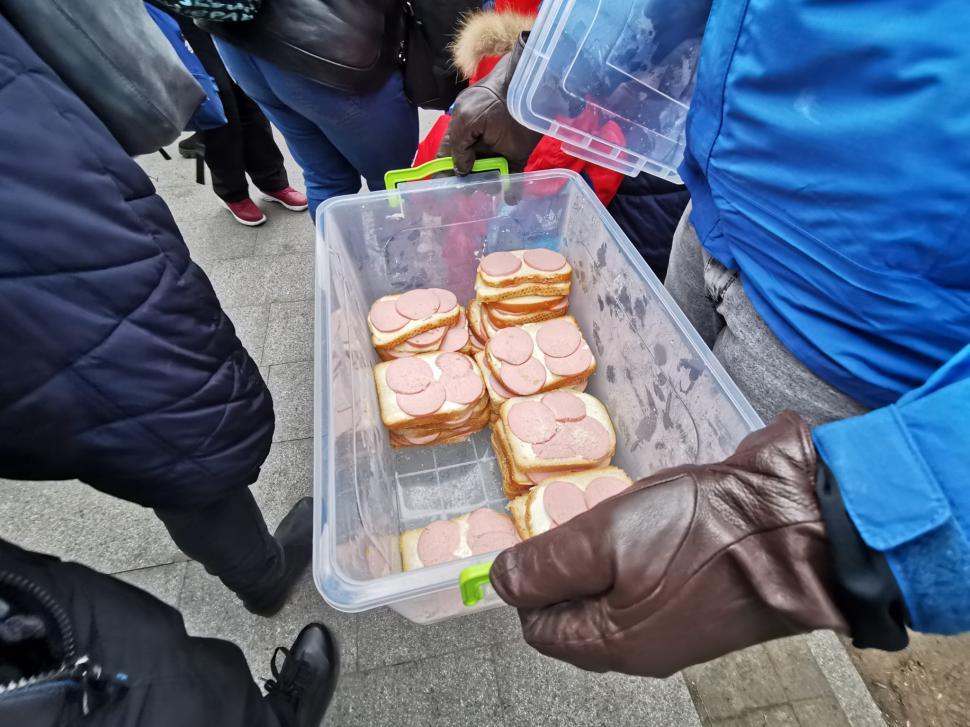 Speranţă şi solidaritate în Lvov, un oraș istoric din vestul Ucrainei, transformat acum de voluntari într-un uriaș centru de primire 755409